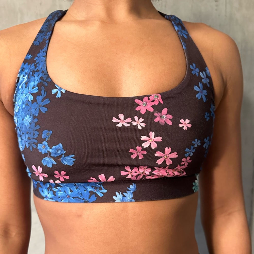 Woman’s Lululemon Athletic Sports Bra Size 4